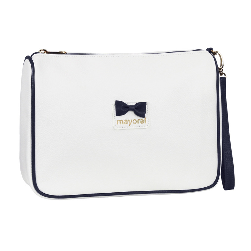 Necessaire