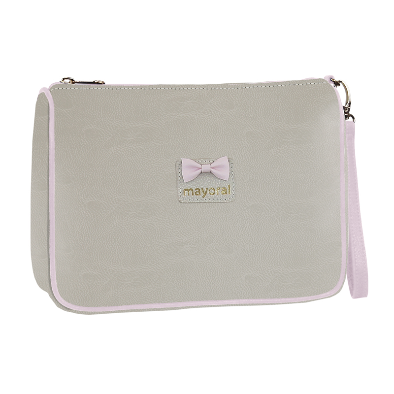 Necessaire