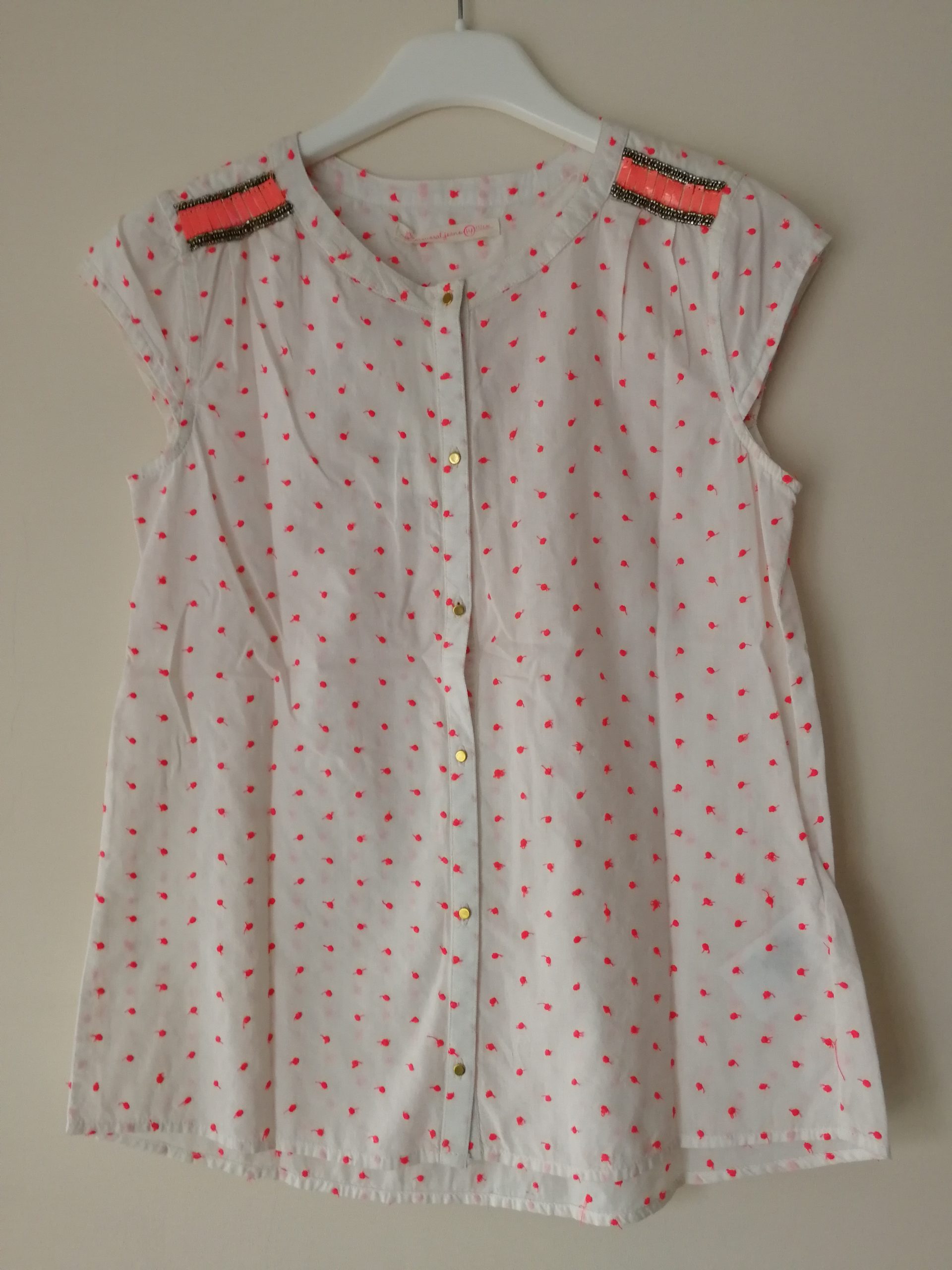 Blusas e camisas