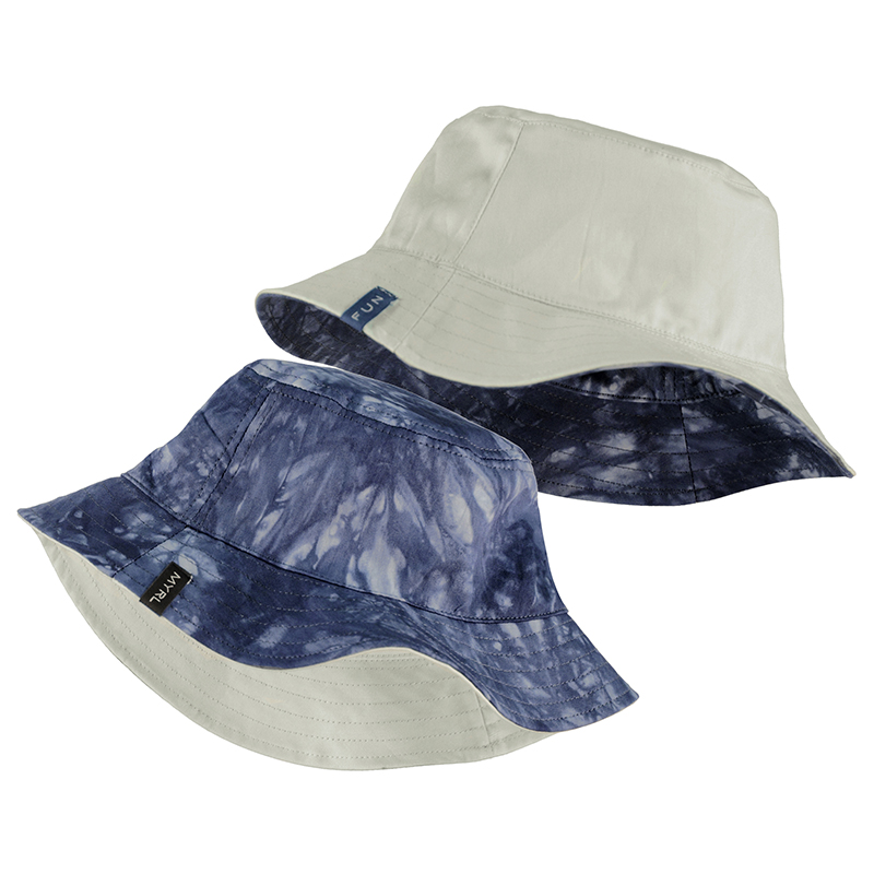 Bonés, chapéus, gorros, cintos, gravatas, laços, suspensórios, meias