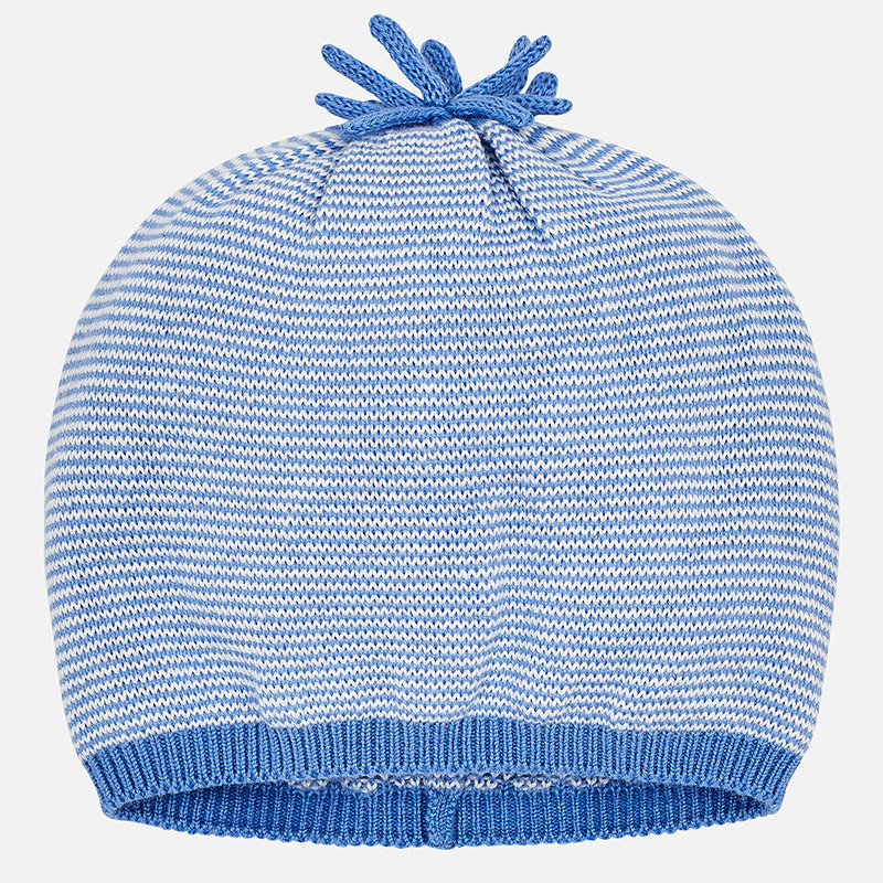 Chapéus; bandoletes; fitas e ganchos; meias; gorros