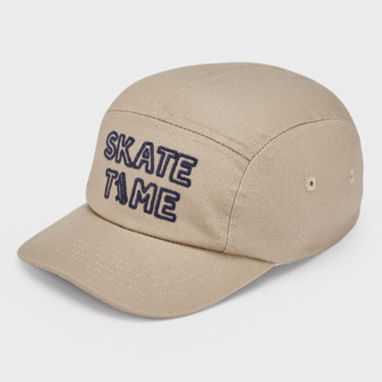 Bonés, chapéus, gorros, cintos, gravatas, laços, suspensórios, meias
